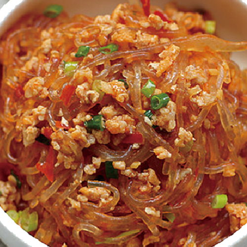 Vermicelli di soia piccanti con carne macinata
